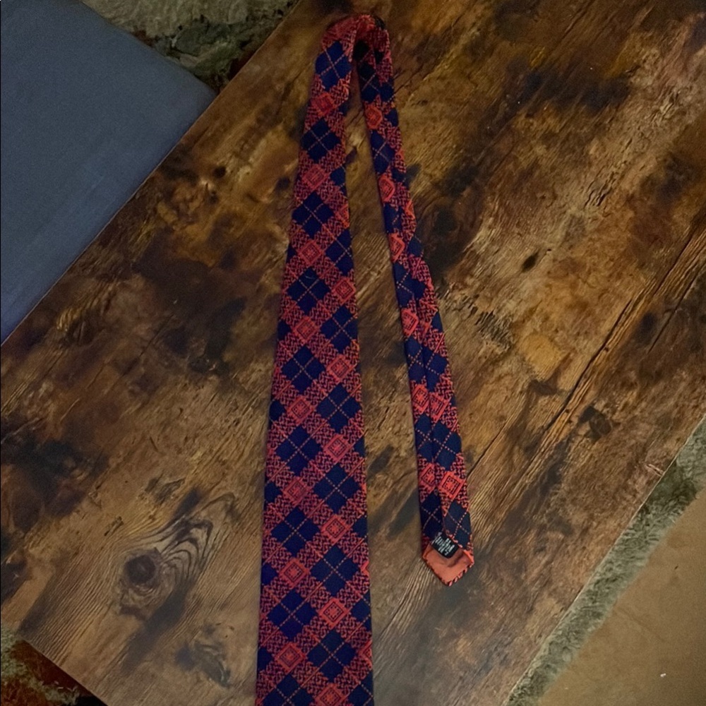 Elegant Red and Blue Checkered Men's Tie
